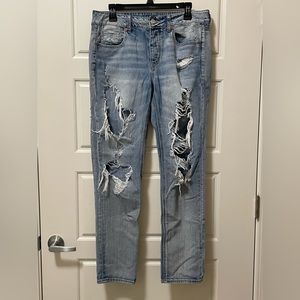 American Eagle Tomgirl Ripped Jeans